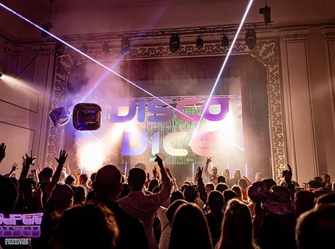 Öt tánctérrel tér vissza a Super Disco Festival Drezdában