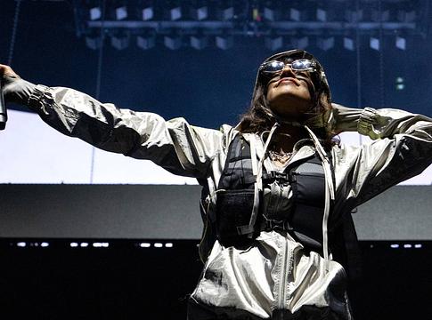 M.I.A. visszaszólt Kid Cudi lemondására: „Ne gázlángoljatok, ez a Sátán munkája”