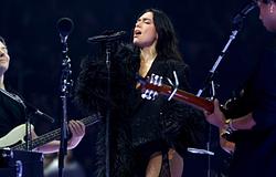 Dua Lipa Ariana Grande dalát énekelte Miamiban