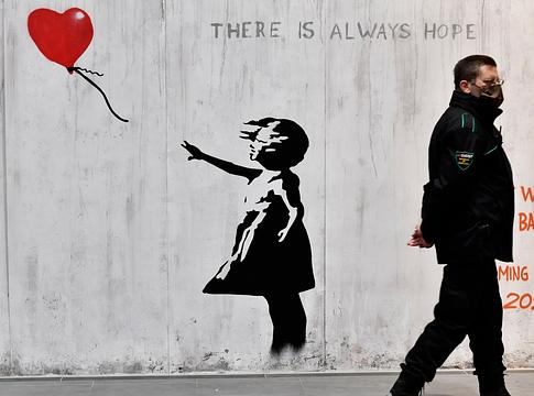 Kiderülhetett Banksy kiléte: egy brit művész állhat a legendás név mögött