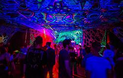 Újra fellángolt a vita: nőgyűlölő ügy rázza a német psytrance szcénát