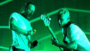 Thom Yorke meglepetésvendég volt Flea KOKO-s koncertjén