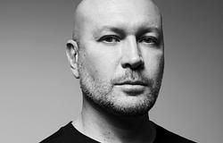 Marco Carola vezeti a Münsterplatz elektronikus estjét Freiburgban