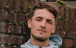 Ewan McVicar skót vb-indulót dobott ki: itt a Keep It Tribal