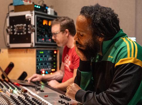 Ziggy Marley 432 Hz-re hangolta új lemezét – „nem térek vissza 440-re”