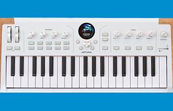 Az Arturia bemutatta az AstroLab 37-et – kompakt, erőteljes színpadi szintetizátor utazó zenészeknek