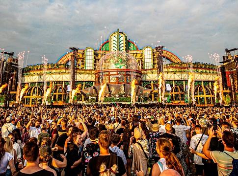 Parookaville 10 éves: jubileumi könyvvel ünnepel a „City of Dreams”