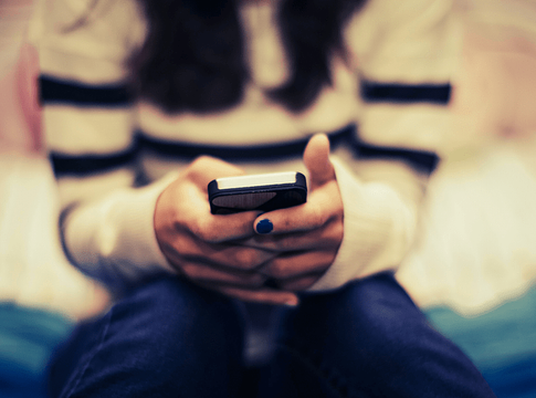 Tinik és AI chatbotok: miért választják az ember helyett a gépet?