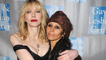 Linda Perry kiküldte Billy Corgant a stúdióból, amikor Courtney Love-val dolgozott