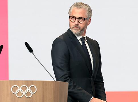 Casey Wasserman eladja ügynökségét a nyilvánosságra került levelezés után