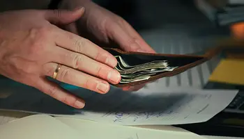 A Warner Music az AI-ból akar pénzt csinálni, nem perekből