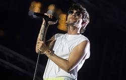 Louis Tomlinson: „Túl sok, túl fájdalmas” – ismét kiállt az összeesküvés-elméletek ellen