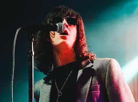 Blossoms furgonból adott meglepetéskoncertet Manchesterben