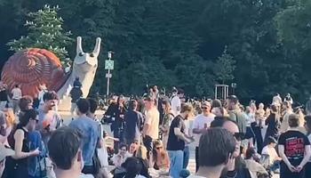 Zajvita robbant ki a müncheni szabadtéri rave-ek körül