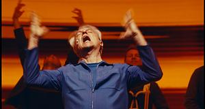 David Byrne ‘Who Is The Sky?’ turnéját 70mm-es koncertfilmre vitte Brady Corbet
