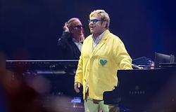 Elton John szerint az AIDS felszámolása történelmi nagysággá tehetné Donald Trumpot