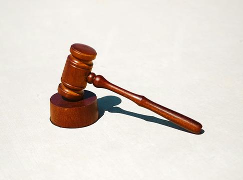 Majd fél évnyi várakozás után újabb halasztást kértek a kiadók és az Altice a Supreme Court-ítélet miatt