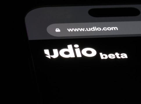 Az Udio új korszakot nyit: licencelt AI-zene és új művészeti partnerségi vezetői pozíció