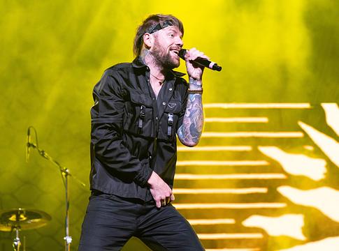 Caleb Shomo a keresztény neveltetéséről: „Azt tanították, hogy a melegség ima által gyógyítható betegség”