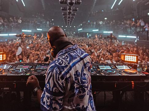 Carl Cox vinyl-only szettel tért vissza az Essential Mix sorozatba Ibizán