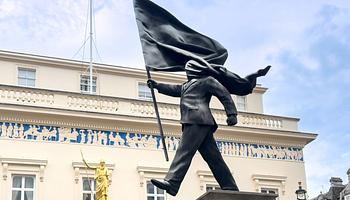 Még mindig kérdéses Banksy londoni szobrának jövője