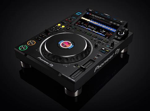 Firmware-frissítés bénította meg a DJ-pultokat Halloween hétvégéjén