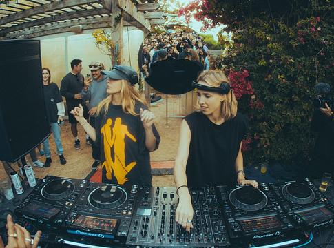 Eli & Fur varázslatos estje az Aracely Caféban