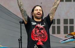 Jay Weinberget jogi korlátozások is hátráltatták a Slipknot után