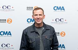 Kirúgása előtt Scott Mills volt a legjobban fizetett BBC-sztár