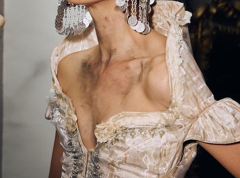 A divat új arca: a „piszkos szépség” forradalma