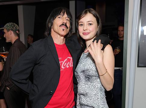 Eileen Kelly az Anthony Kiedisszel való korkülönbséges kapcsolatról: „Tudja, hogy rohadt nagy mázlija van”