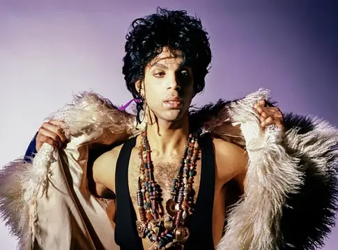 Először hallható Prince saját felvétele a With This Tear című dalból