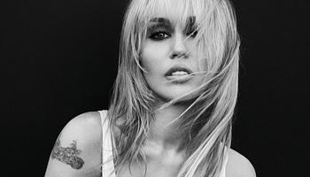 Miley Cyrus bejelentette Bass Persuades című albumát és két Hollywood Bowl-estet