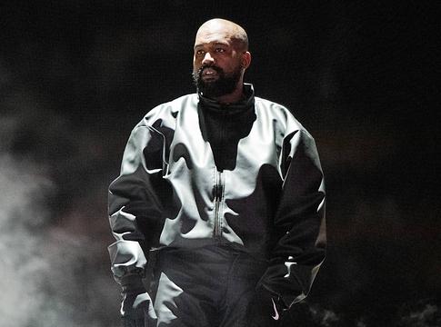 A Wireless rendezvényszervezője védi Kanye West fellépését, elítéli korábbi antiszemita megjegyzéseit, de a megbocsátást kéri