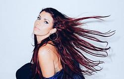 Carly Wilford új dallal jelentkezett a Toolroom női szerzői táborából