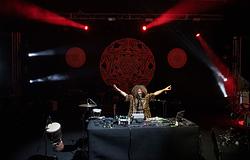 Youngr a Suara Fesztiválon: egyemberes zenekar, aki új szintre emeli az élő elektronikus zenét