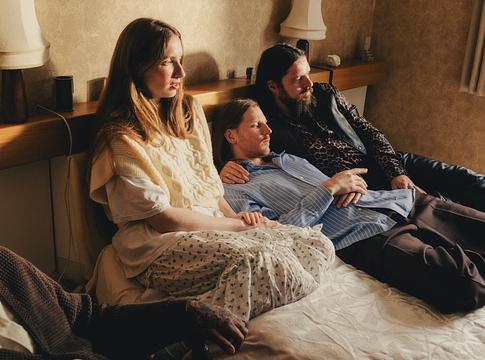 A Dry Cleaning új dala, a „Joy” a kedvesség mellett tesz hitet