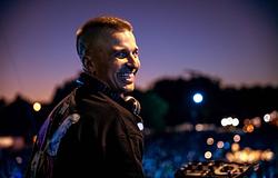 Michael Bibi megható gesztussal tért vissza a Royal Marsden Kórházba