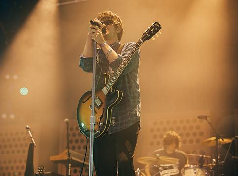 Négy év után listavezető lett Djo dala a brit slágerlistán