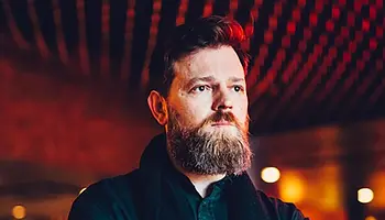 A The Lion & Lamb megszakítja kapcsolatát társalapítójával, Andre Kinggel a bántalmazási vádak nyomán