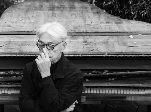 Új tulajdonoshoz került Ryuichi Sakamoto zenei öröksége