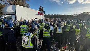 Vitál kritikák egy engedély nélküli rave után Dorsetben