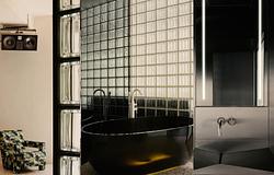 Berghain a nappaliban: klubhangulat költözött egy berlini lakásba