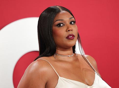 Lizzo szerint mindenkinek át kellene élnie a „lemondást” egyszer az életben