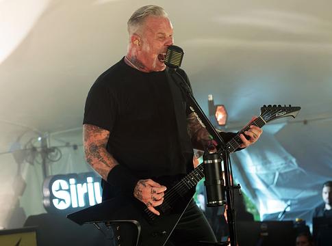 Metallica véradásra buzdít a brit vérszolgálatokkal közösen