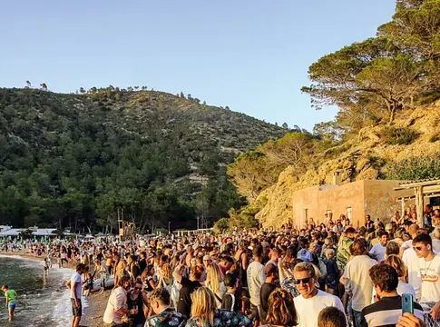 Ibiza szigetszintű stopot javasol az új klubengedélyekre