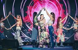 Poszt-Coachella turnéhullám: The Strokes világkörútja, Bini és Sombr útra kel, Justin Bieber dátumai csak pletyka