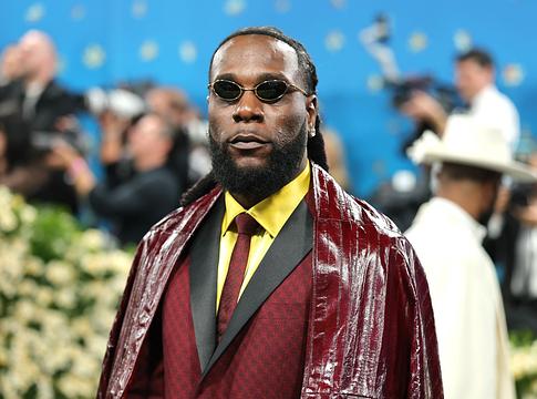 Burna Boy új albuma sztárparádéval érkezik – jön a 'No Sign of Weakness'