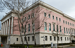 Techno az olasz nagykövetségen – új irányt mutat Berlinben Fabrizio Bucci nagykövet