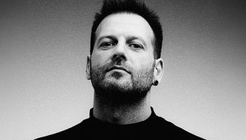 Enrico Sangiuliano lezárta a NINETOZERO sorozatot az Absence EP-vel